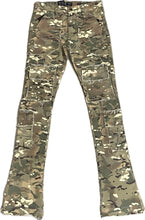 Load image into Gallery viewer, MEN’S WAIMEA STACKED FIT CAMO JEANS