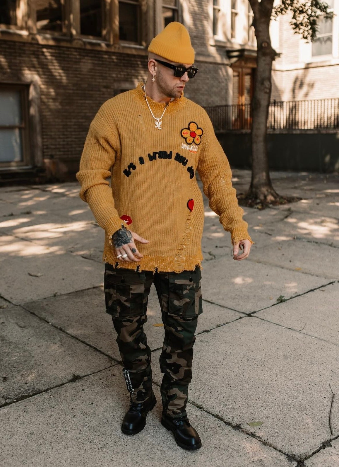KIWI Heavy Gauge Ripped Knit Sweater with patches
