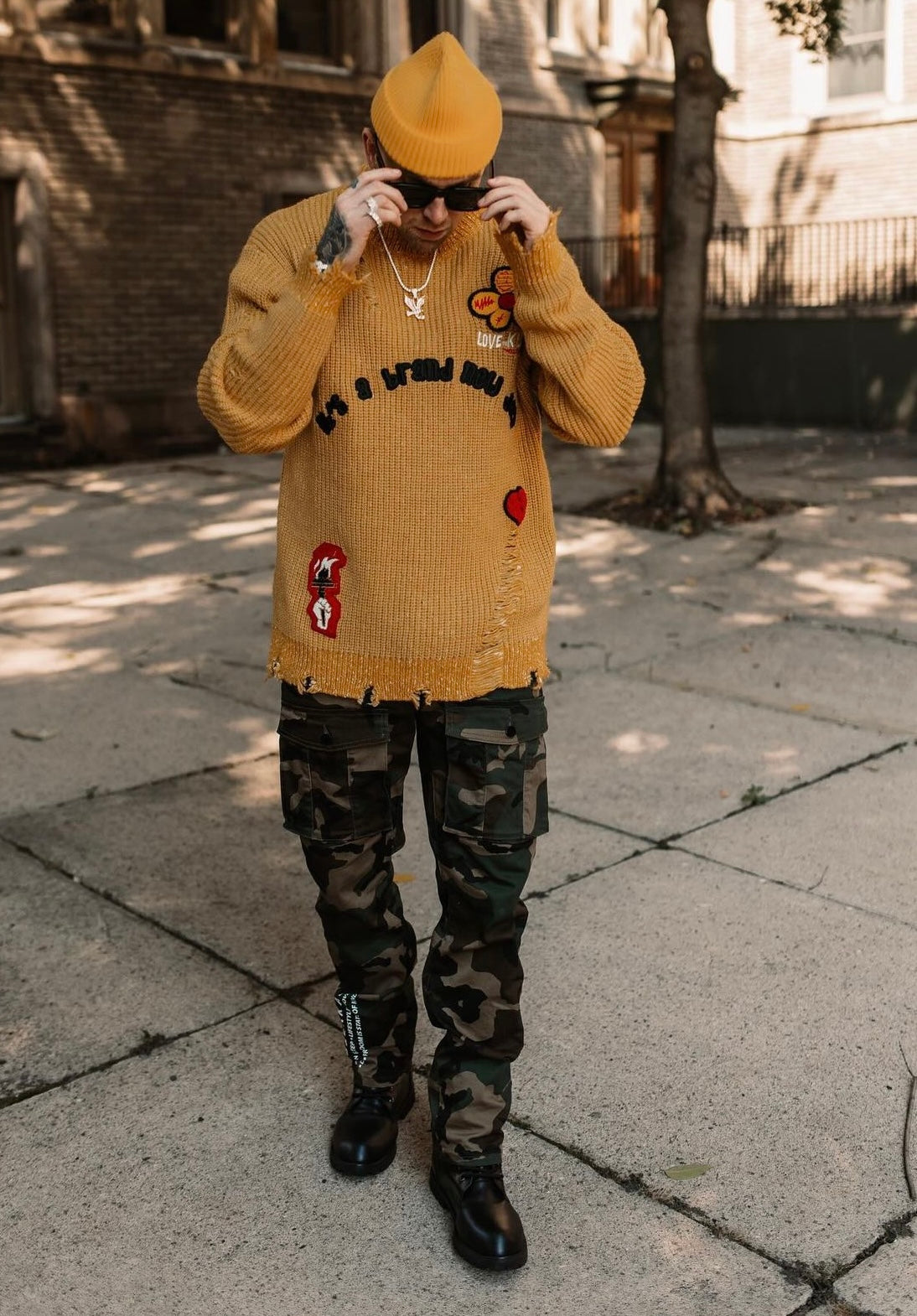 KIWI Heavy Gauge Ripped Knit Sweater with patches