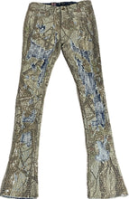 Load image into Gallery viewer, MEN’S WAIMEA STACKED FIT GREEN CAMO 2 JEANS