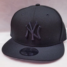 Load image into Gallery viewer, New Era Basic Black NY Yankees Snapback