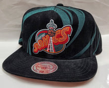 Load image into Gallery viewer, Mitchell &amp; Ness Sonics Hurricane Snapback